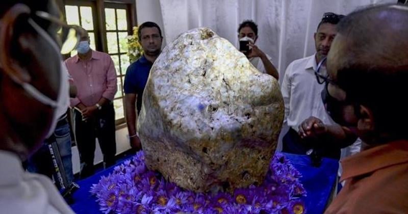 Au Sri Lanka, un saphir de 310 kg a été déterré dans une carrière 