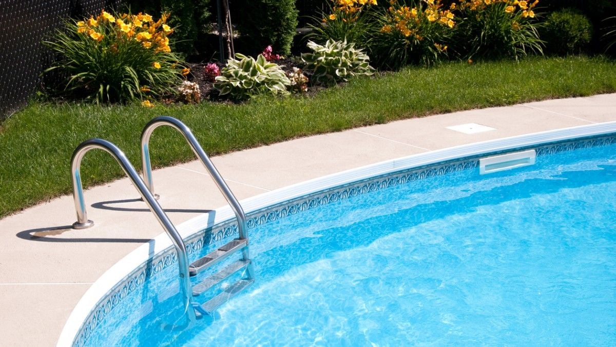 «On va te crever» : Un Belge de 77 ans meurt pendant une dispute avec quatre ados qui squattaient sa piscine