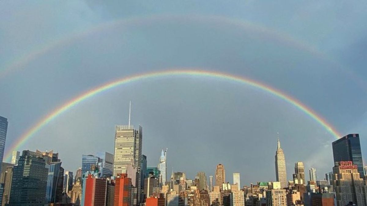 Cette vidéo d'un double arc-en-ciel illuminant New York le 11 septembre a fait le tour du monde