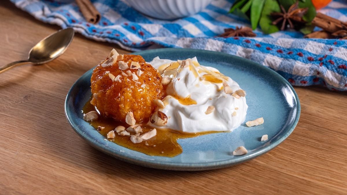 Le dessert parfait pour l'hiver : des clémentines rôties aux épices et du yaourt fouetté ultra-léger !