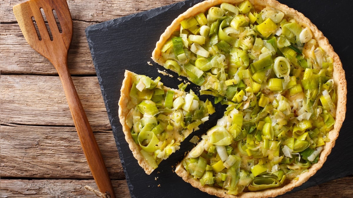 Vous allez adorer cette tarte fine végétarienne et gourmande pour un dîner express en moins de 30 minutes