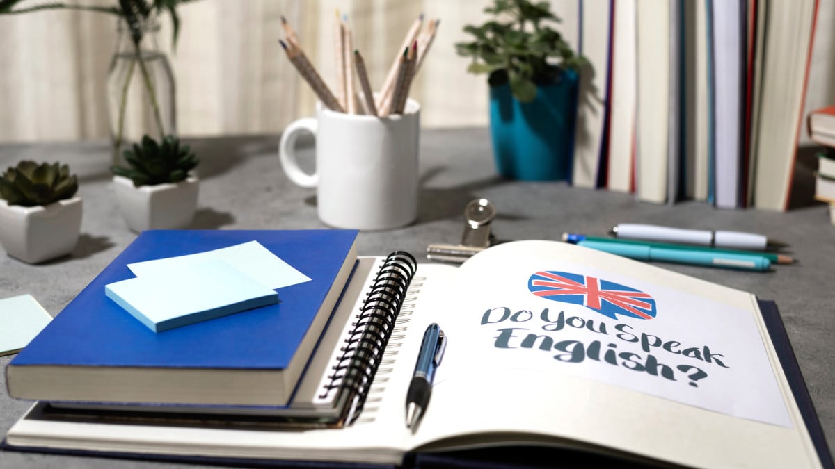 un livre d'anglais sur un bureau