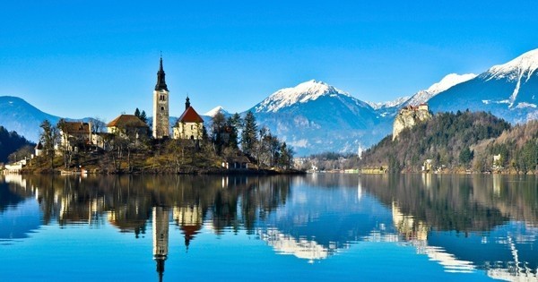 La Slovénie devient le 15ème pays du monde à inscrire dans sa constitution le droit à une  eau potable non privatisée : finies, les entreprises privées qui gèrent l'eau !