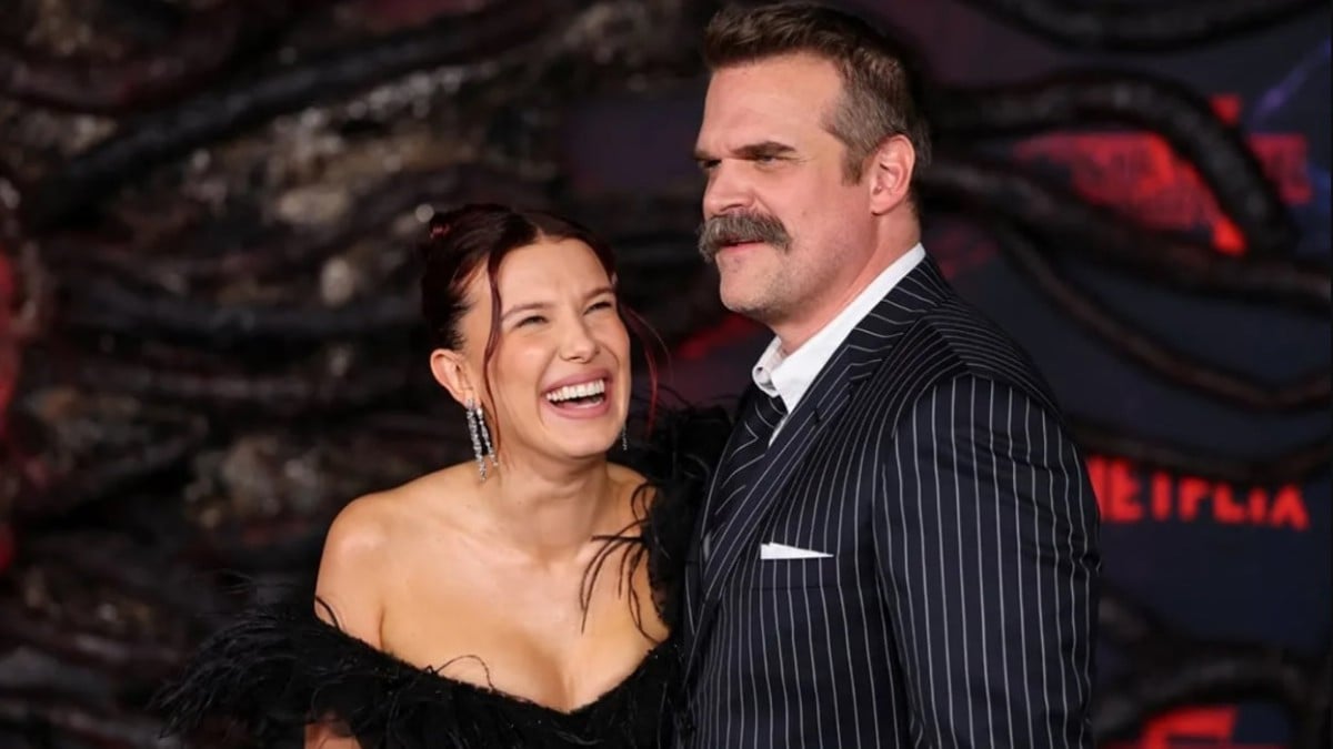 Stranger Things : malgré les accusations de harcèlement, Millie Bobby Brown prend la défense de David Harbour
