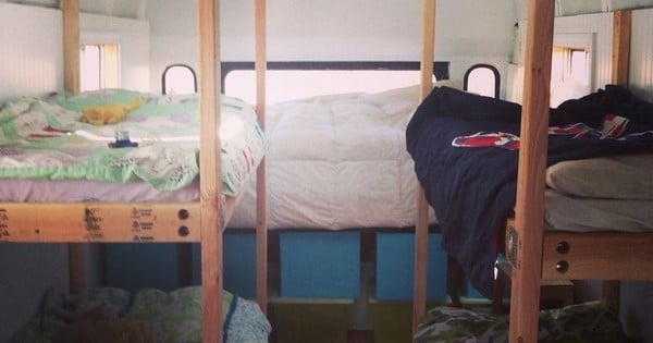 Voici comment un couple a transformé un bus en un mobil-home hors du commun !