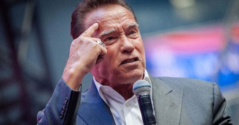 Covid-19 : Arnold Schwarzenegger envoie un message très explicite aux sceptiques qui refusent la vaccination