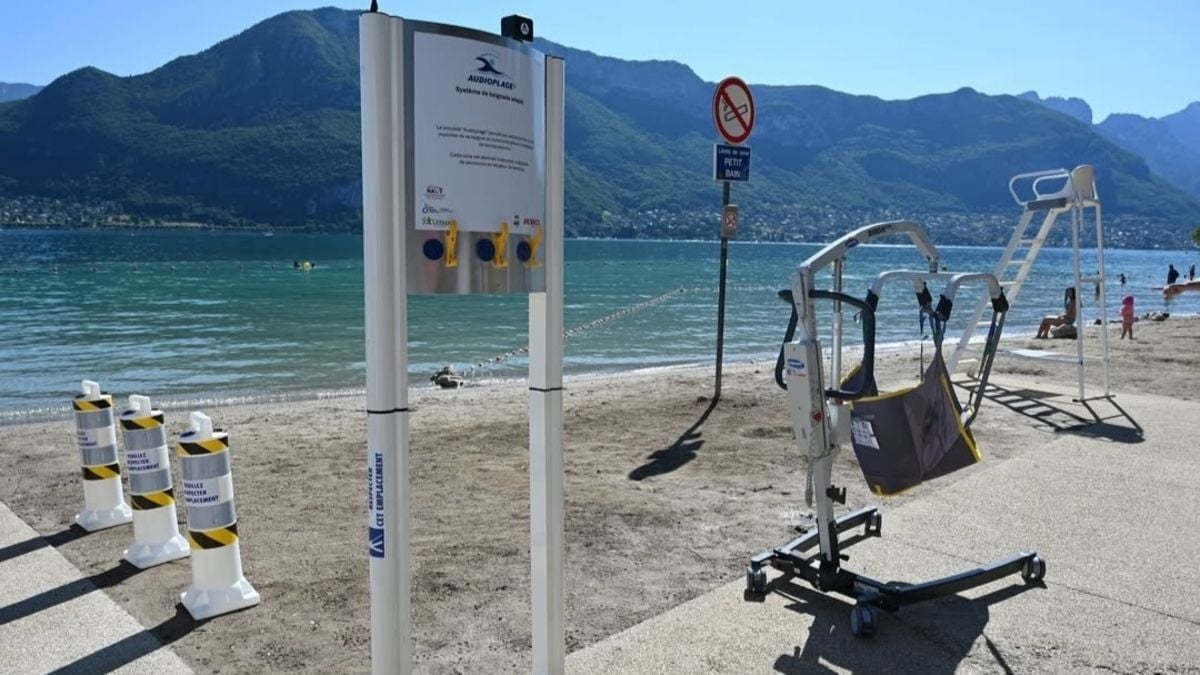 Une « plage inclusive » vient d'ouvrir à Annecy, mais qu'est-ce que c'est ?