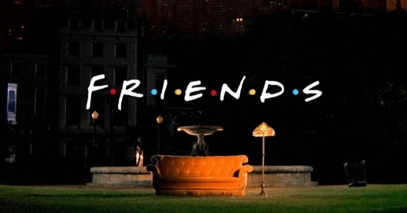 Le célèbre canapé de Friends n’est plus à New York mais à Paris !
