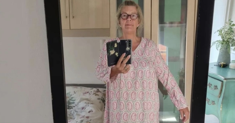 Une femme de 56 ans commande par erreur une robe d'été couverte de motifs de...vagins !