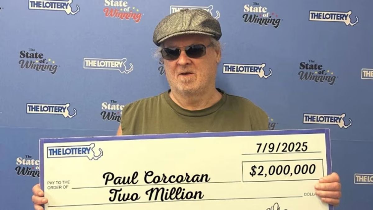 Il achète deux tickets de loterie par erreur... et remporte 2 millions de dollars