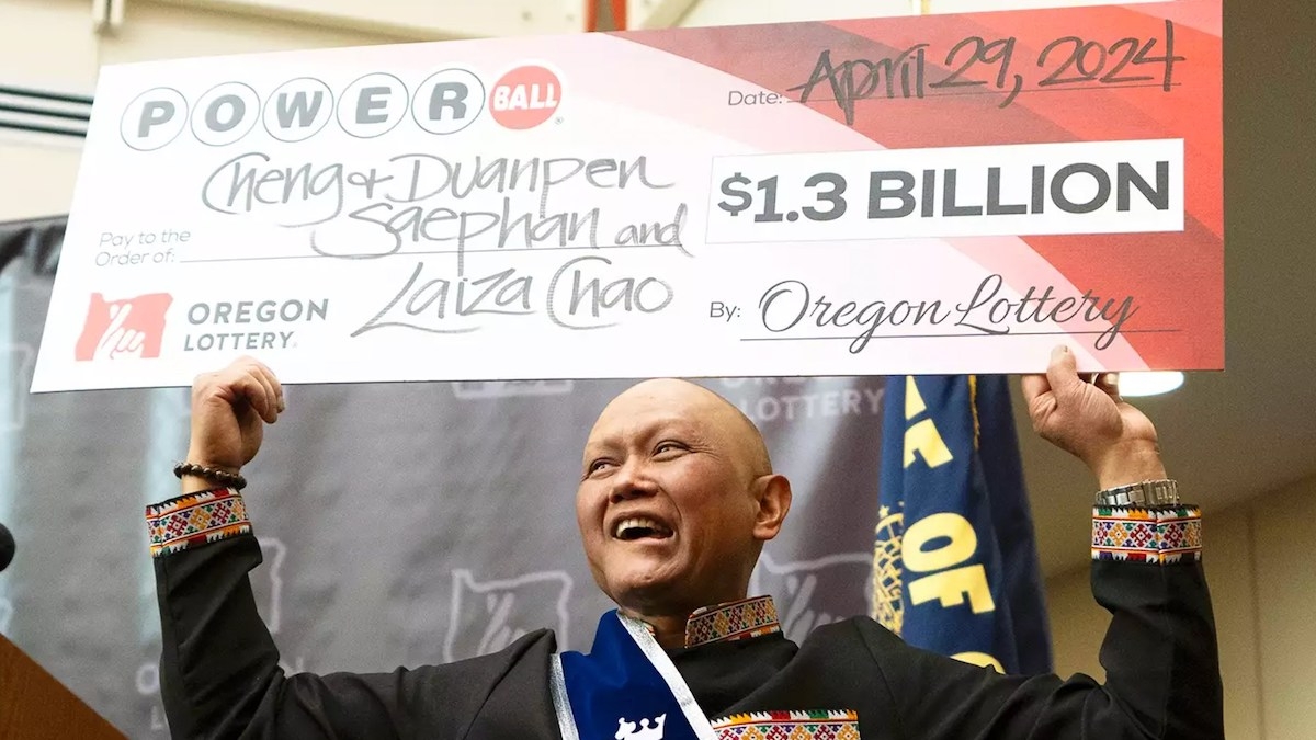 « Je peux engager un bon médecin » : souffrant d'un cancer depuis 8 ans, il gagne... 1,3 milliard de dollars au loto