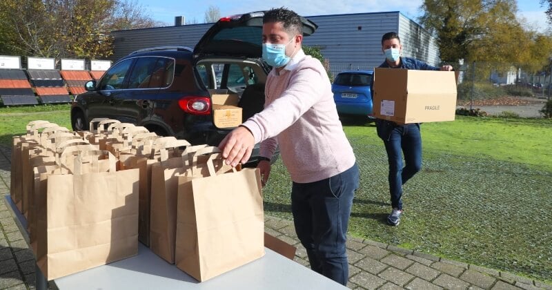 Chaque vendredi, cette société offre le repas à ses salariés et leurs familles pour soutenir les restaurateurs