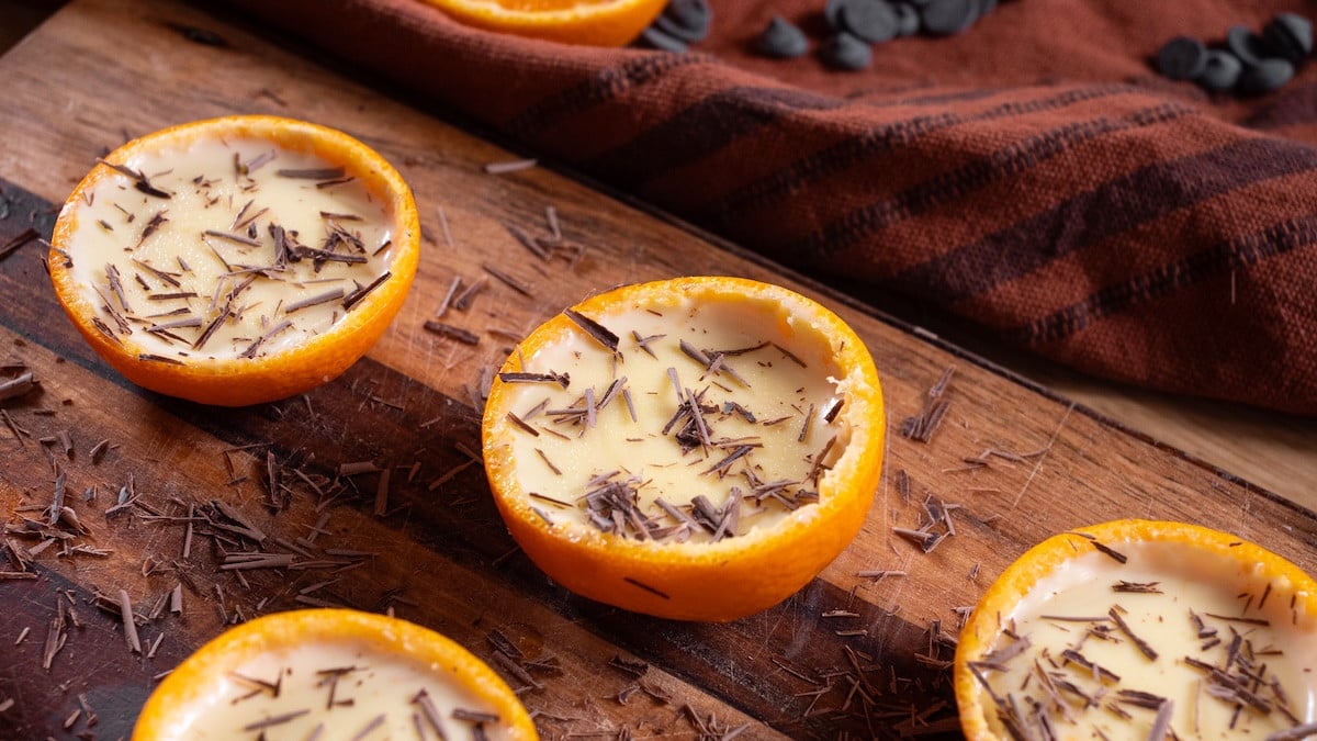 Fondez pour la douceur de cette mandarine crémeuse servie dans une... mandarine !