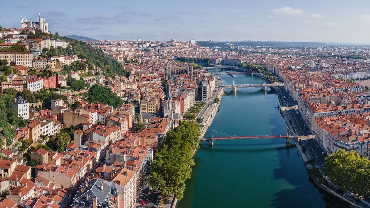 Cette célèbre expression lyonnaise jugée « ridicule » se répand en France