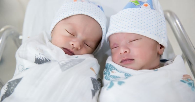 Ces deux sœurs accouchent le même jour, au même endroit, et donnent naissance à deux petits garçons