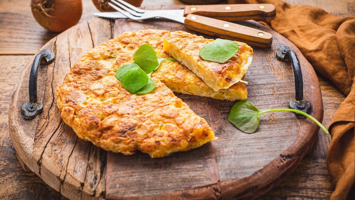 Tortilla espagnole : la recette gourmande avec seulement 3 ingrédients