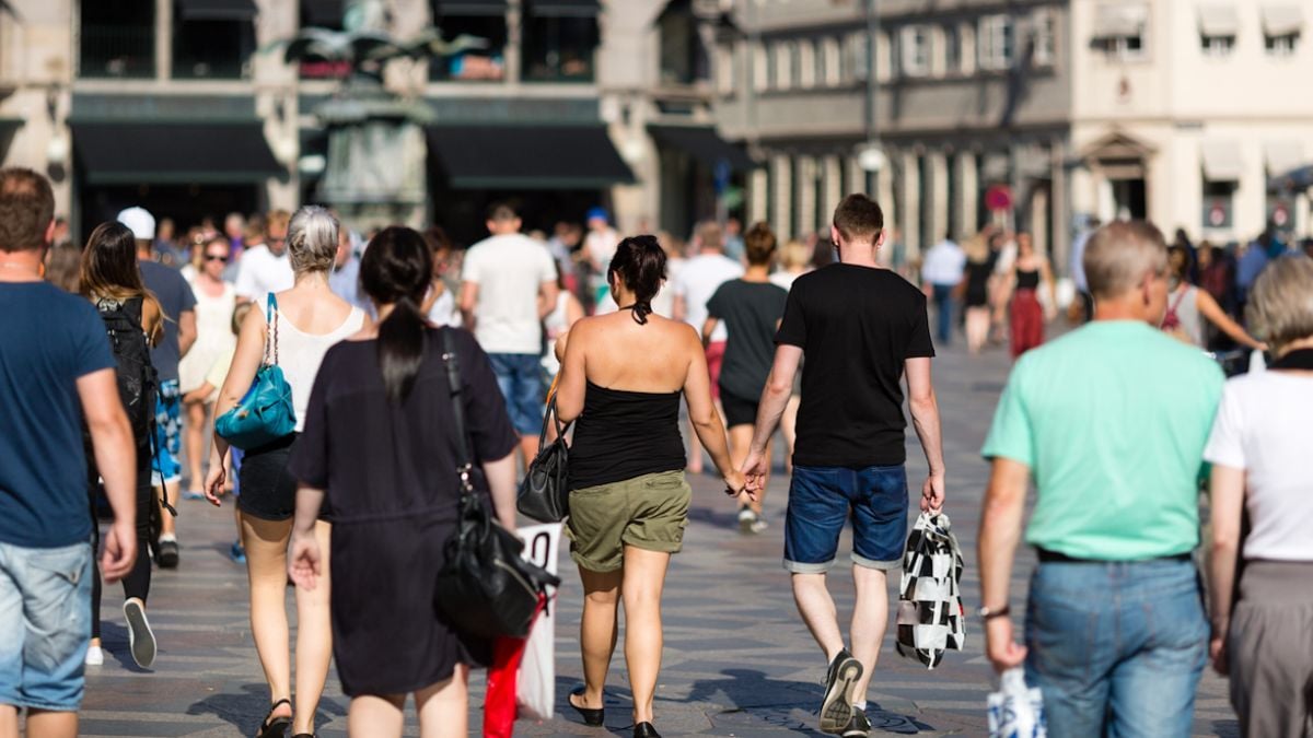 « Personne ne s'est arrêté » : un homme meurt au milieu des passants indifférents, après être resté inconscient plusieurs heures en pleine rue