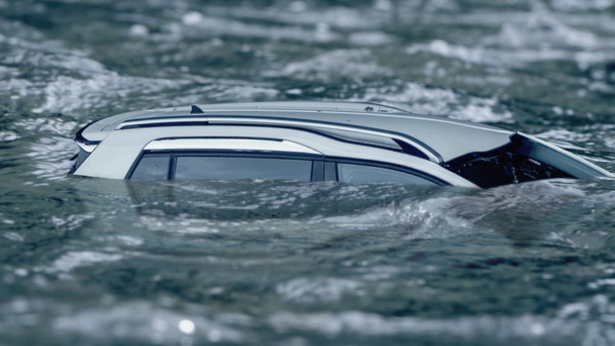 « Un cauchemar, on est choqué » : ils découvrent une voiture avec les cadavres de 3 jeunes noyés dans leur... piscine