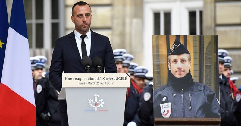 « Vous n'aurez pas ma haine » : l'hommage bouleversant du compagnon de Xavier Jugelé, le policier tué sur les Champs-Elysées