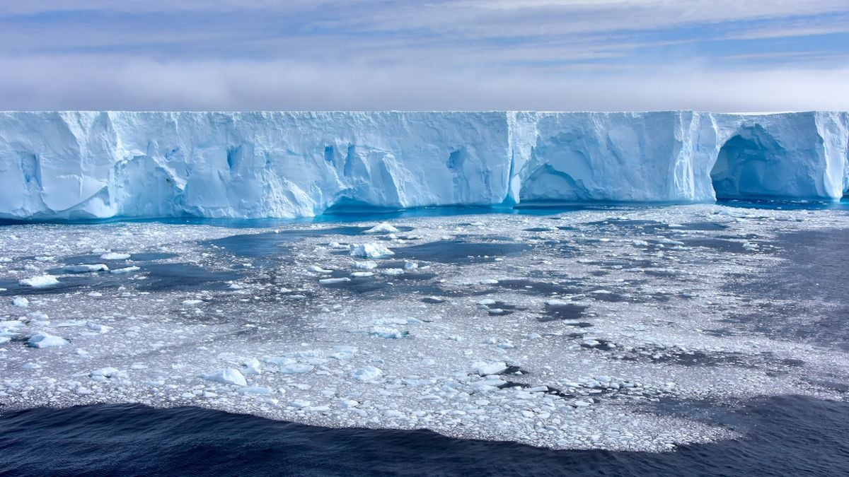 Des scientifiques percent le mystère d'un trou géant de la taille de la Suisse qui s'est formé en Antarctique 