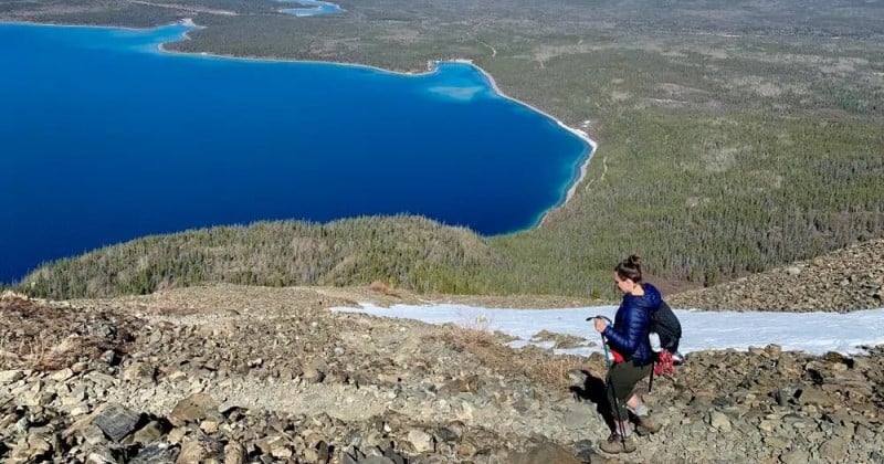 Après avoir vécu en ville depuis toujours, elle change de vie et quitte tout pour partir dans la nature