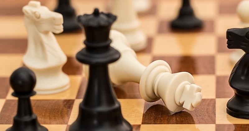 Kenya : il se cache sous un niqab pour participer à un tournoi d'échecs féminin mais se fait démasquer par les organisateurs