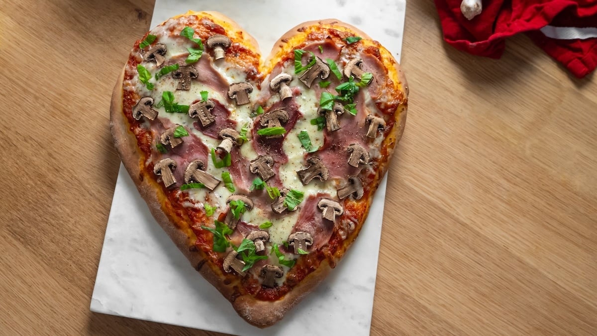 Partagez cette pizza coeur avec la personne de votre choix, elle est trop gourmande !