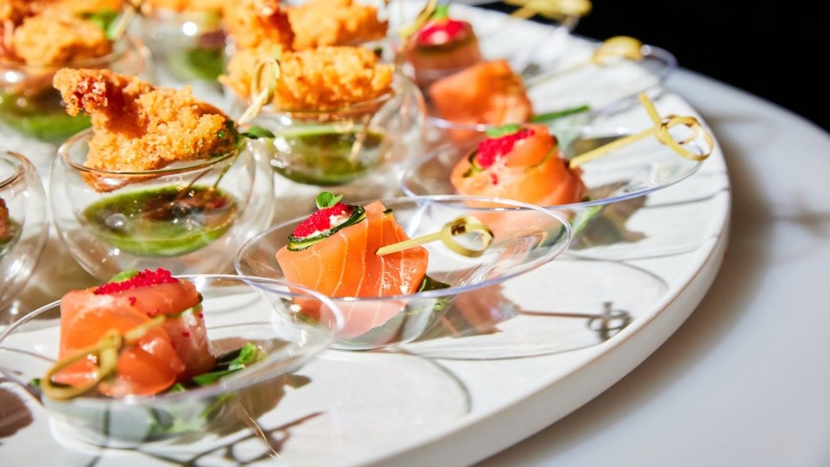 Elle offre le surplus du buffet du mariage de sa soeur sur les réseaux sociaux pour éviter le gaspillage 