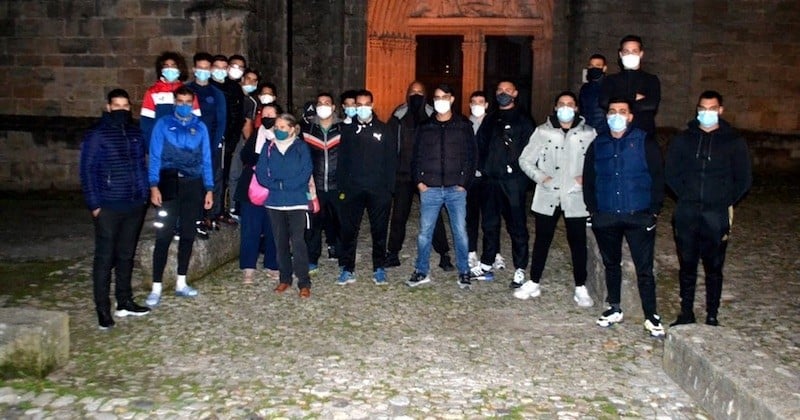 Lodève : de jeunes musulmans décident de protéger symboliquement la cathédrale