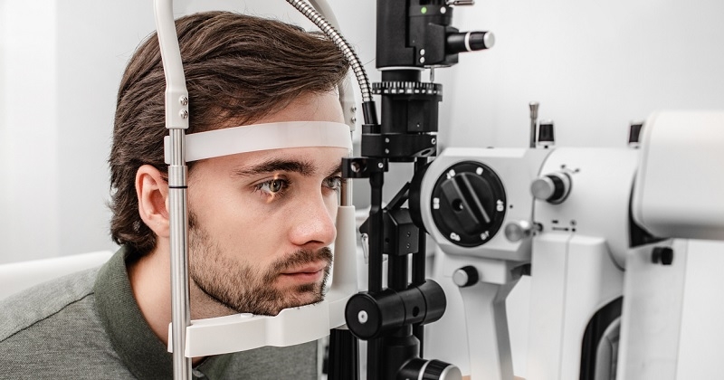 Venu pour faire vérifier ses lunettes, un homme ressort aveugle de chez l'ophtalmologue