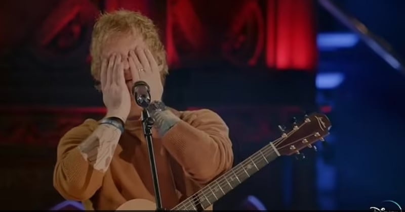 Ed Sheeran fond en larmes dans les premières images de son docu-série