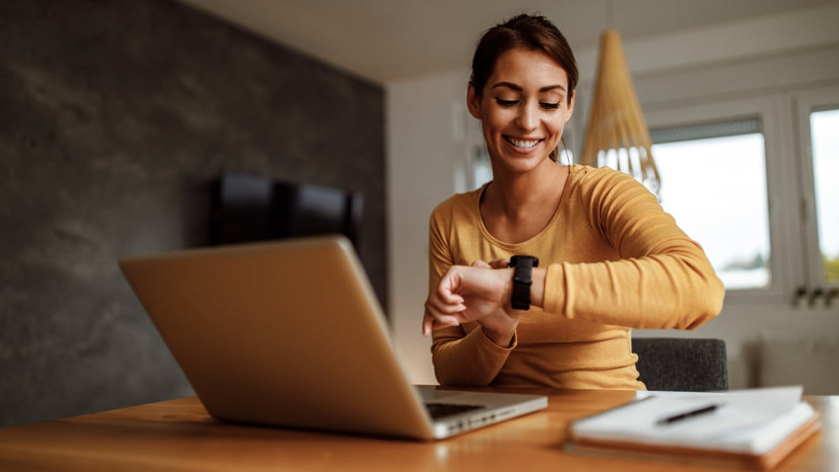 Virée pour être arrivée en avance à son travail, elle porte plainte mais la justice la... condamne 