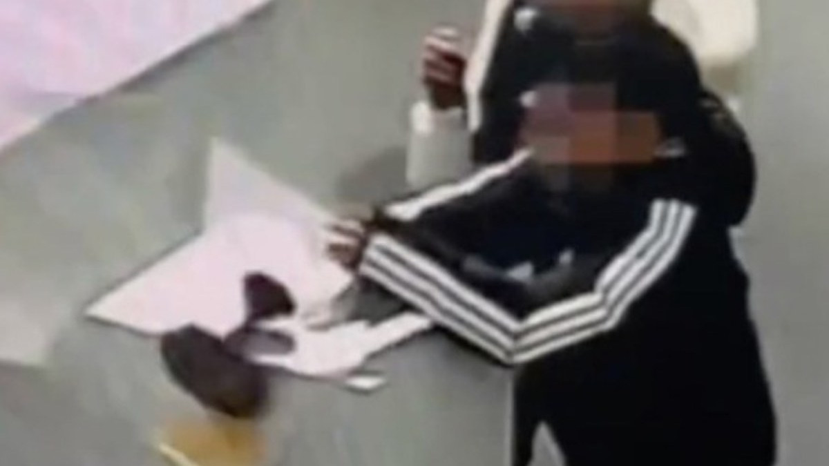 Un enfant casse une couronne à 275 000 euros dans un musée en Chine