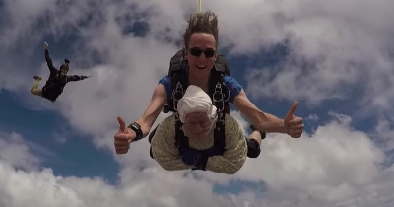 Âgée de 102 ans, une mamie australienne saute en parachute et bat un record incroyable