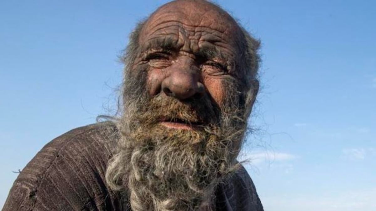Considéré comme l'homme le plus sale du monde, il meurt peu de temps après s'être... lavé pour la 1ère fois en 60 ans