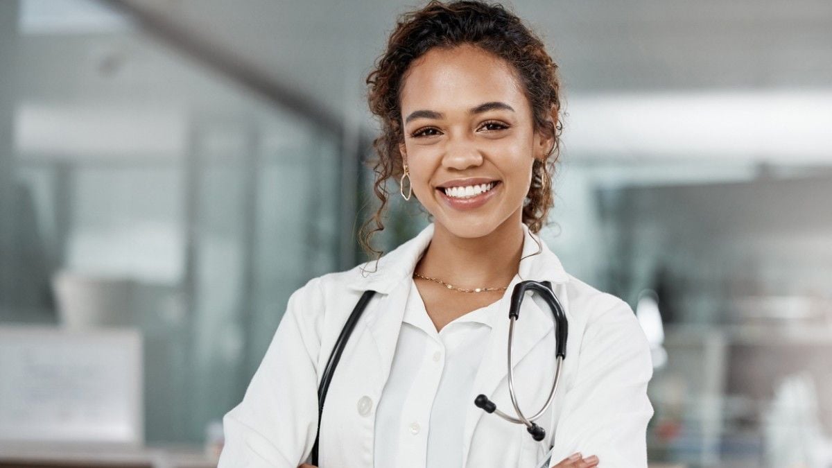 Une femme médecin