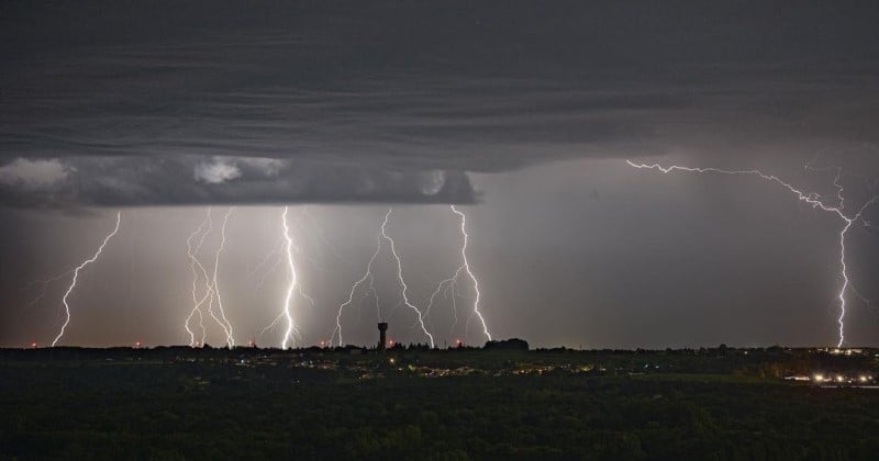 Ces 10 sublimes photos des orages qui ont illuminé le ciel de Vendée vous vous impressionner