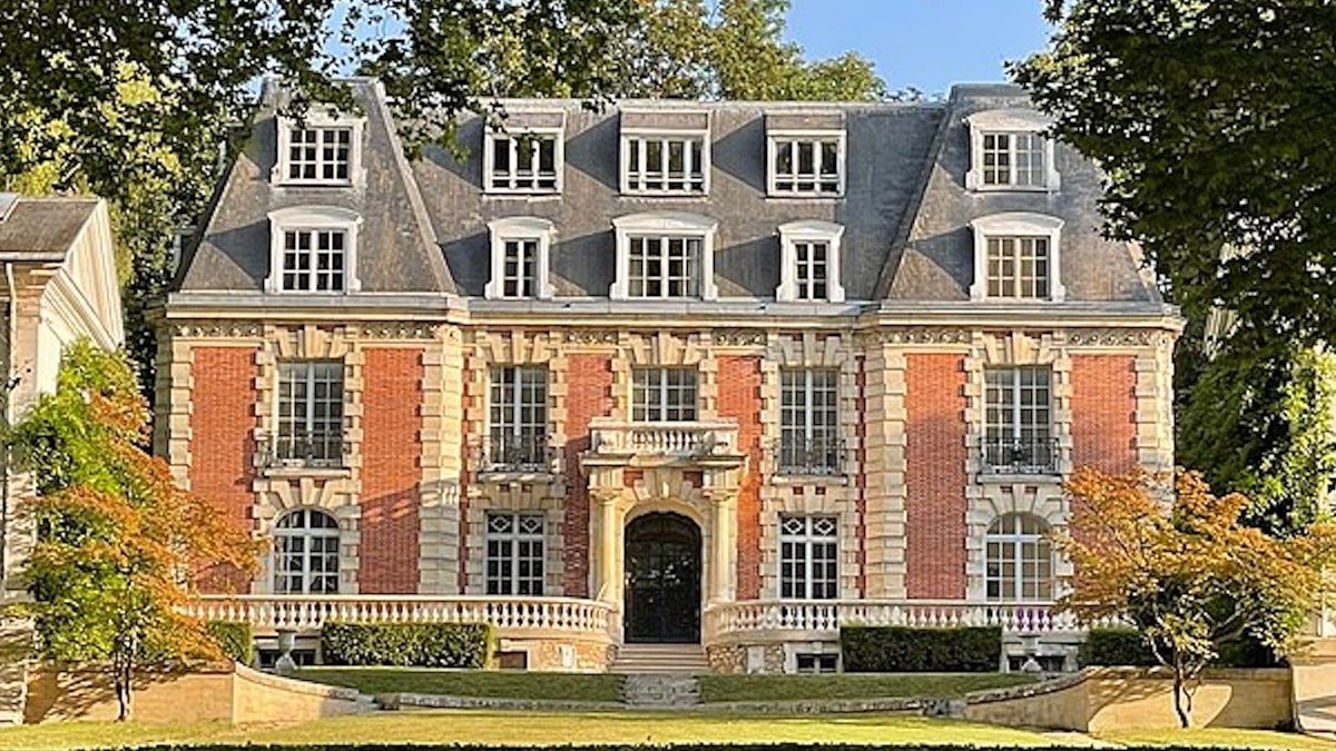 Le château emblématique de la Star Academy est à vendre pour 700 000 euros