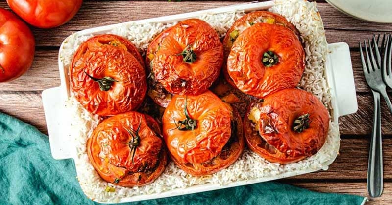 Profitez des beaux jours pour réaliser de délicieuses tomates farcies à la provençale !