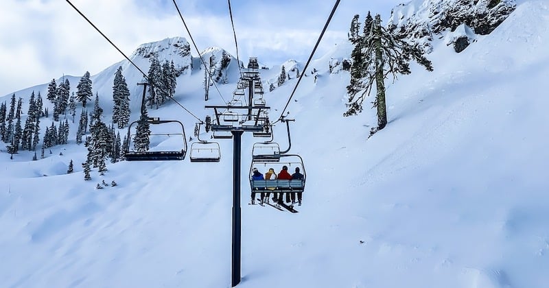 Haute-Savoie : cette station de ski est la première en Europe à interdire le tabac sur les pistes et les remontées mécaniques 