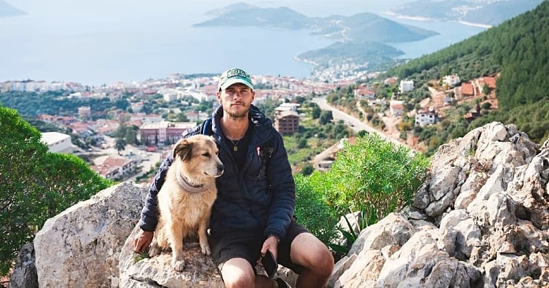Pendant 7 ans, il a fait le tour du monde à pied avec un chien adopté sur la route