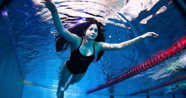 Après avoir sauvé 18 personnes de la noyade lors du naufrage de leur embarcation de fortune, une réfugiée Syrienne participera... Au 200 mètres nage libre des Jeux Olympiques de Rio !