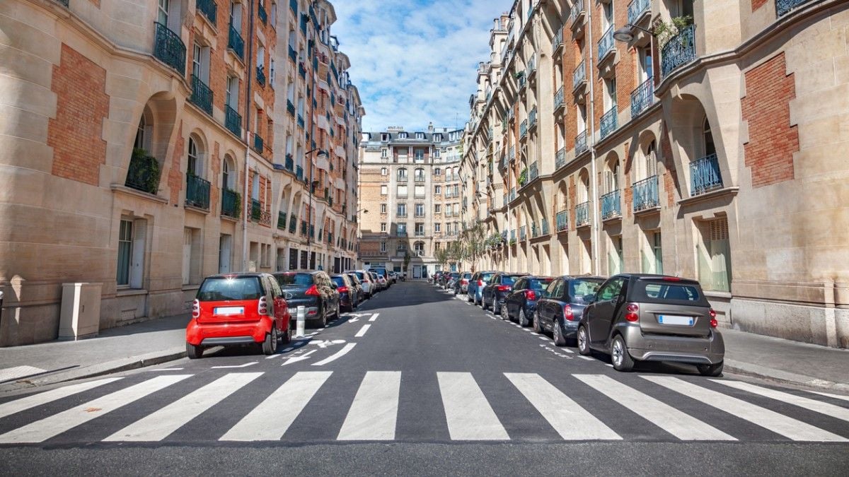 Ces places de parking que tout le monde utilise sont interdites et vous risquez 575€ d'amende