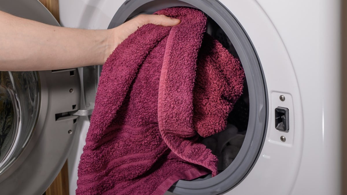 Devez-vous changer de serviette de bain après chaque utilisation ? Voici ce que disent les experts