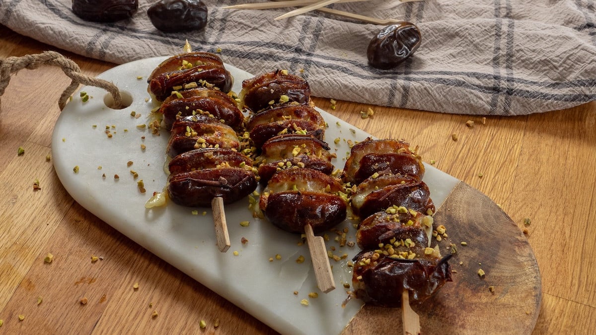 Brochettes de dattes à la mozzarella