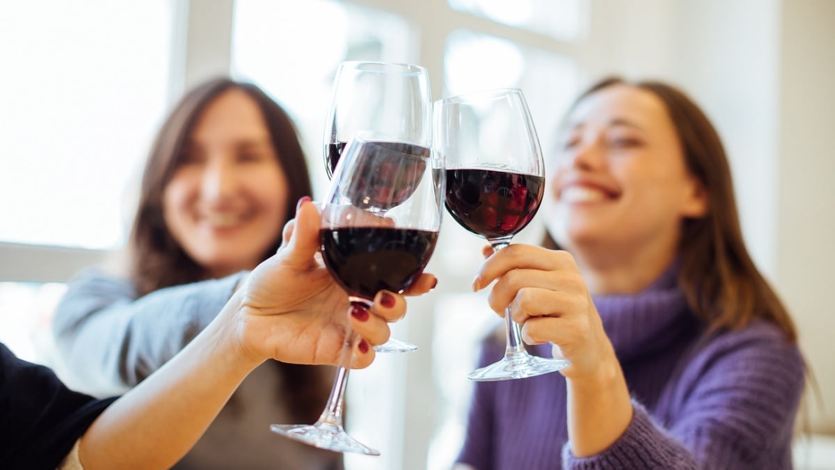 « Binge drinking » : la consommation d'alcool excessive de plus en plus courante chez les femmes de 35 ans et plus