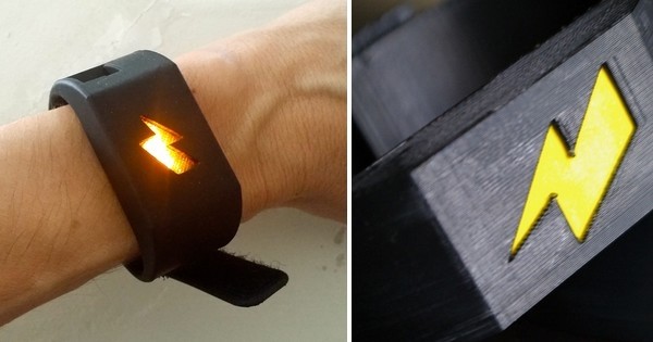 Ce bracelet vous donnera des décharges électriques de 250 volts si vous dépensez trop d'argent ! C'est la solution parfaite pour vous réconcilier avec votre banque