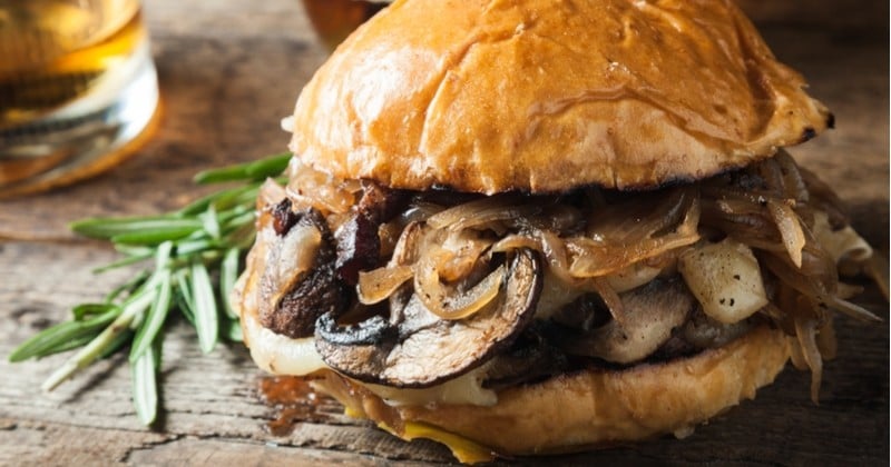 Recette Burger Aux Champignons De Paris Et Confiture D Oignons