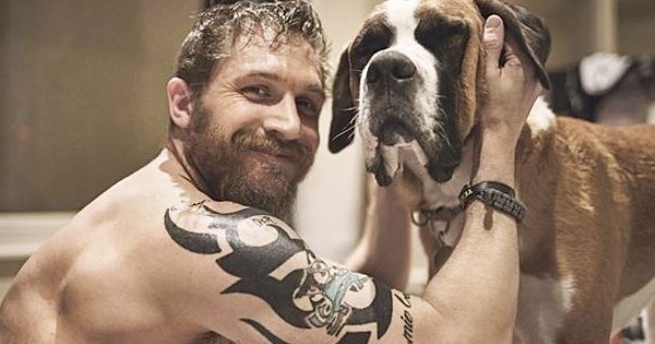  Vous allez sans aucun doute tomber amoureuse de l'acteur Tom Hardy en voyant ces 22 photos !