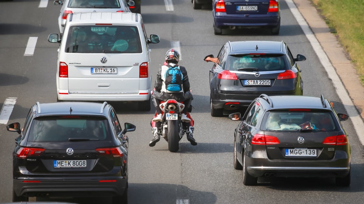 Les motards interdits de circuler en inter-file dès le 1er août ?